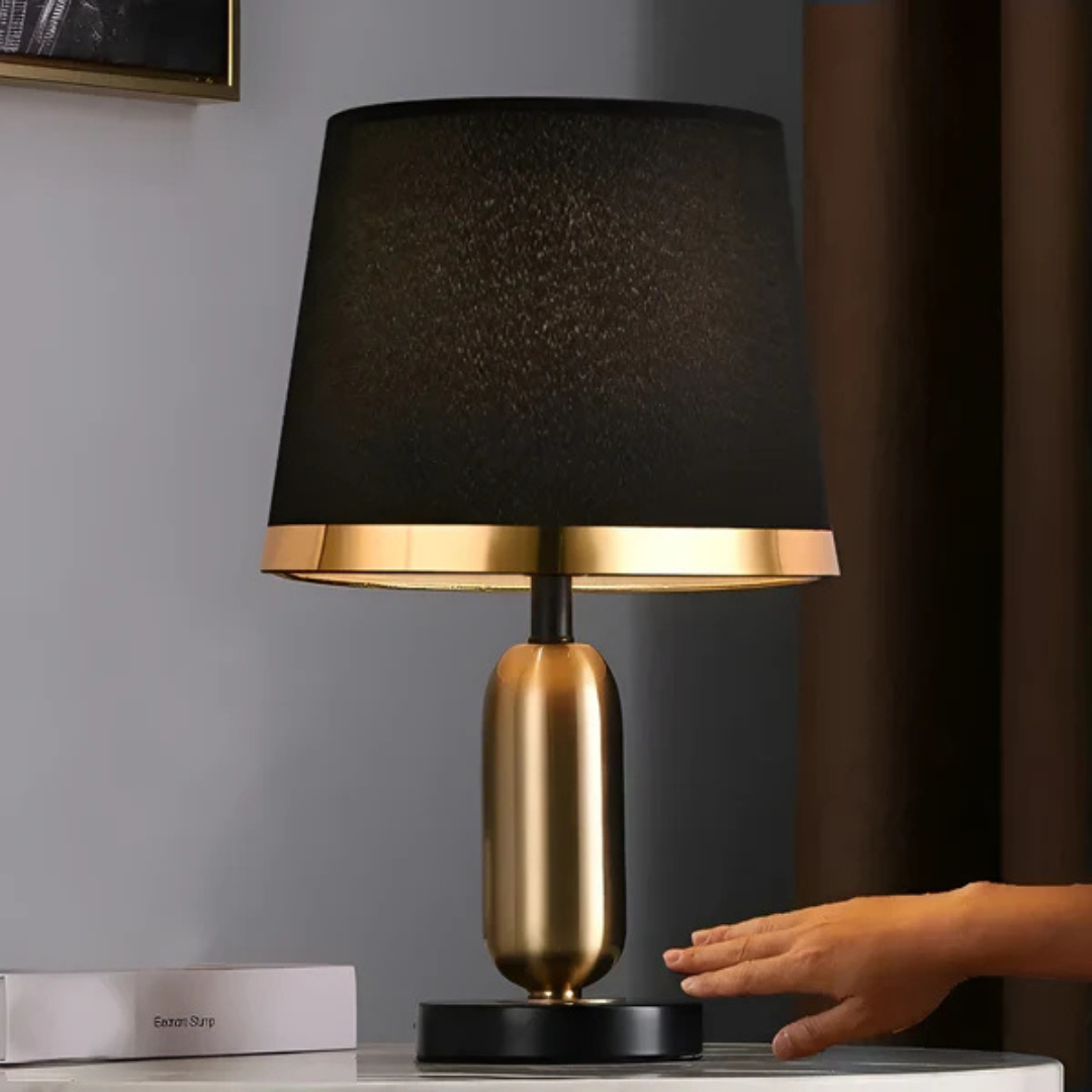 Cilo - Lampada da Tavolo Moderna in Tessuto Nero