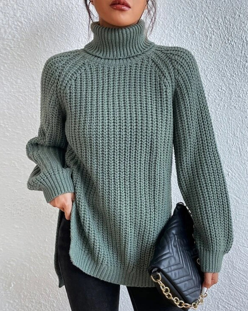 Women's Cozy Knit Turtleneck Sweater with a Relaxed Fit