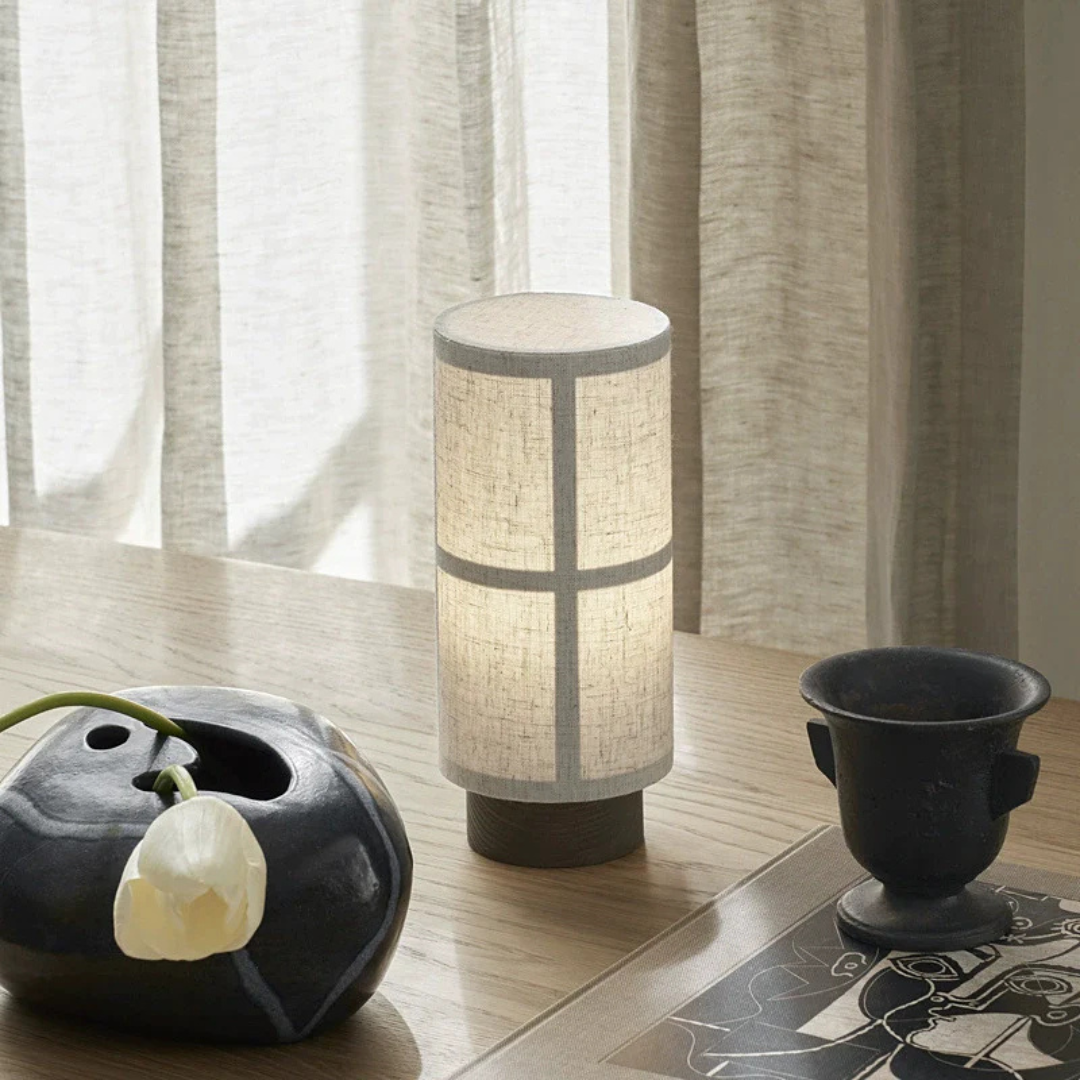 Danae - Lampada da Tavolo Giapponese in Seta Elegante