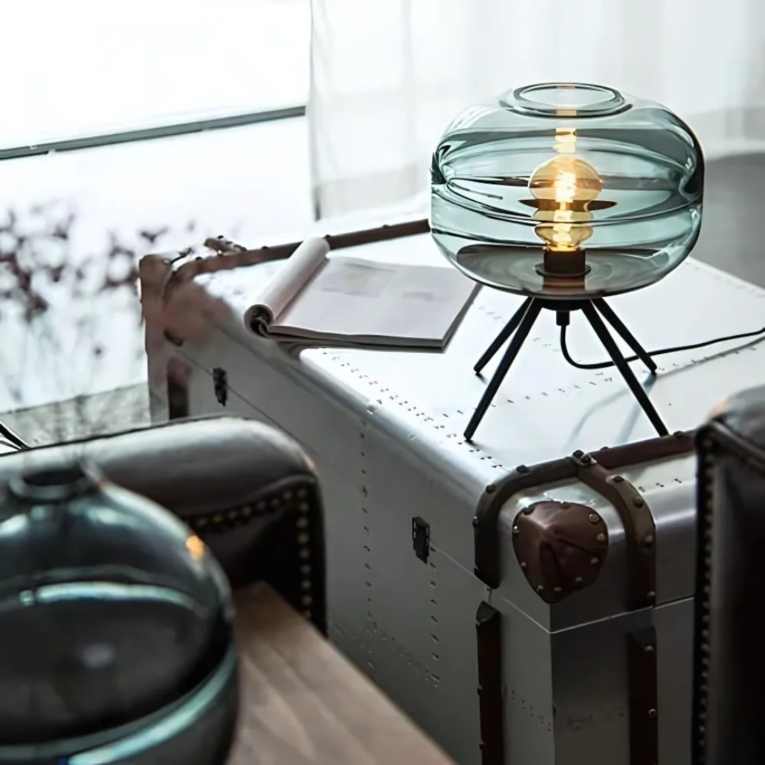 Shyne – Elegante Lampada da Tavolo con Cupola in Vetro