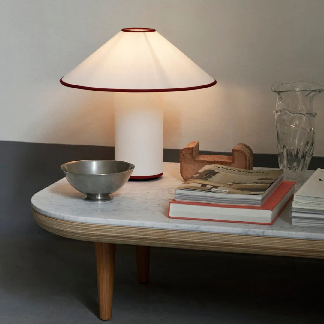 Tyra - Lampada da Tavolo Versatile per Ogni Ambiente