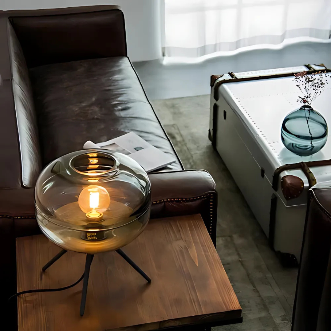 Shyne – Elegante Lampada da Tavolo con Cupola in Vetro