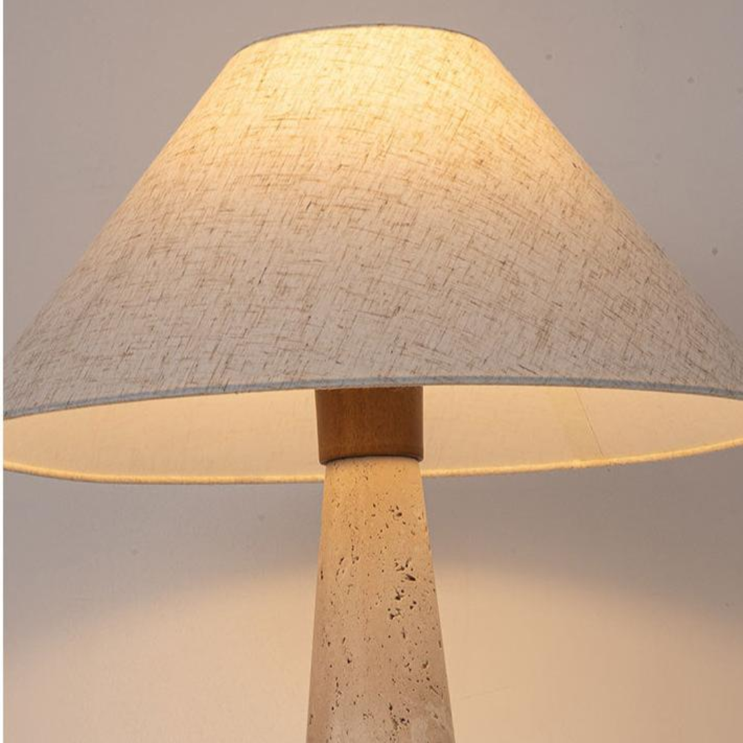 Ymera - Lampada da Tavolo Moderna con Paralume in Tessuto e Base in Pietra Travertino