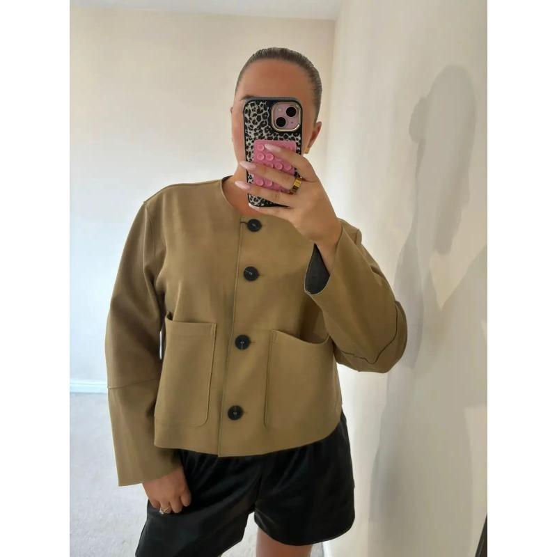 Sophisticated Tailored Long Sleeve Cropped Blazer for Women