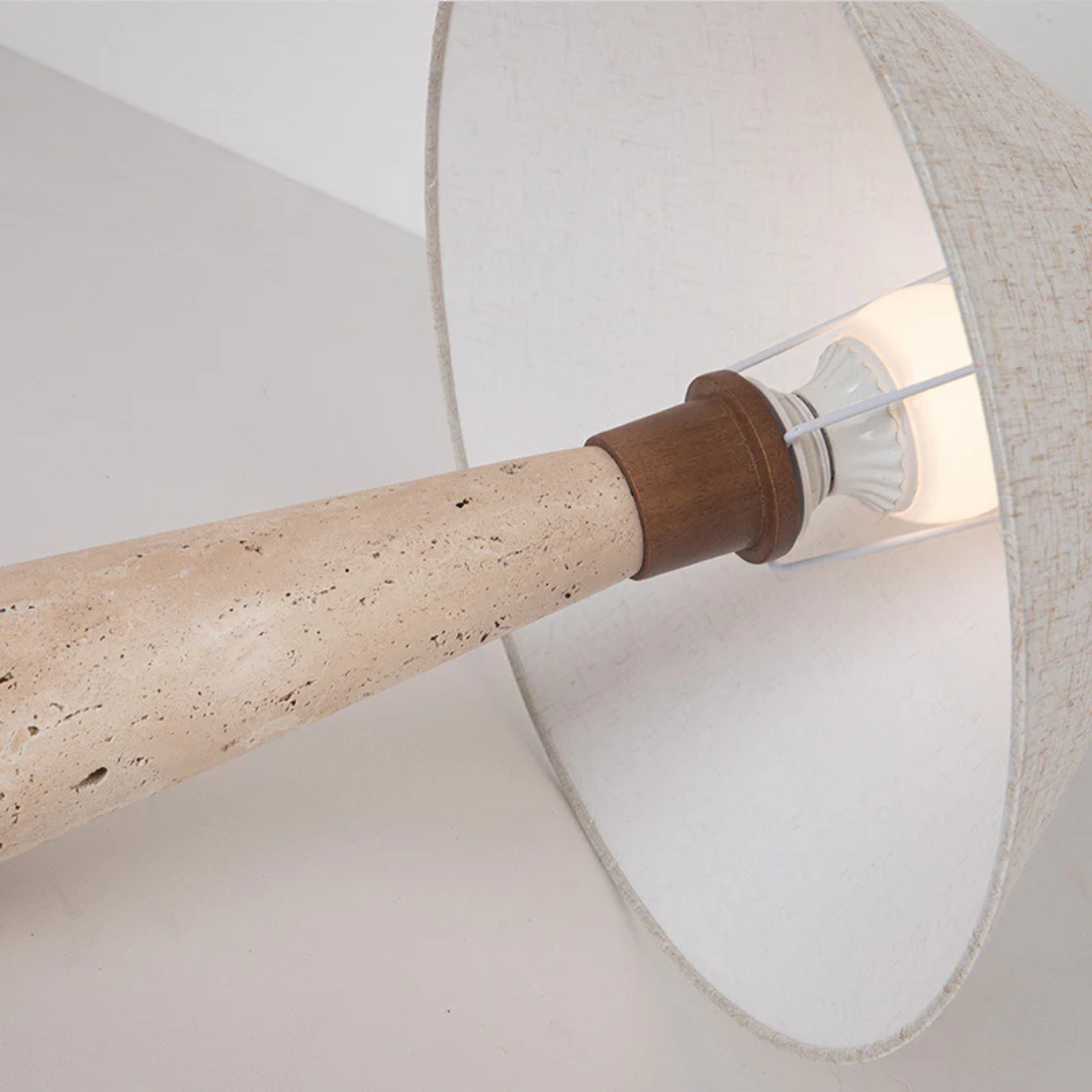 Ymera - Lampada da Tavolo Moderna con Paralume in Tessuto e Base in Pietra Travertino