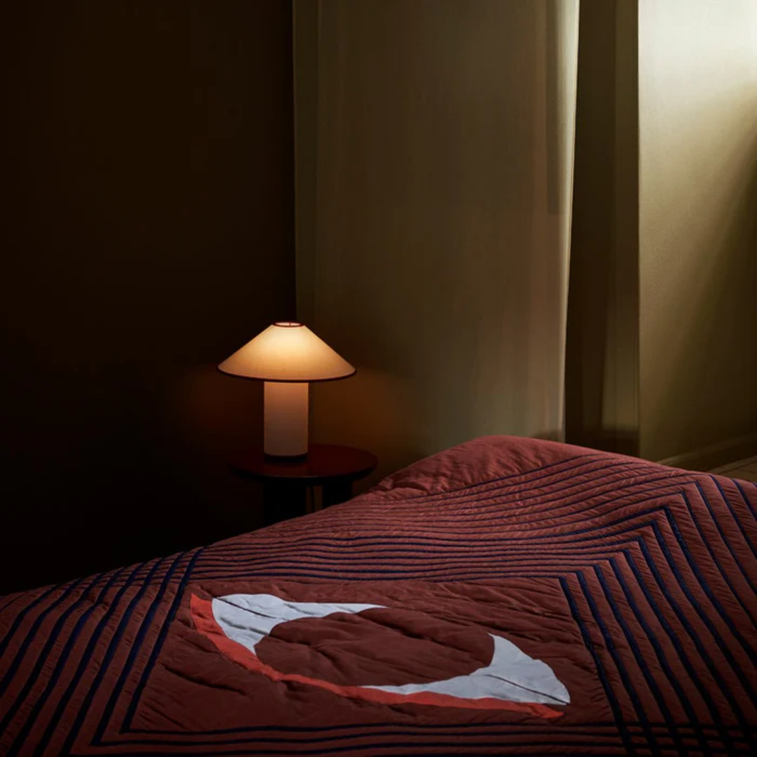 Tyra - Lampada da Tavolo Versatile per Ogni Ambiente