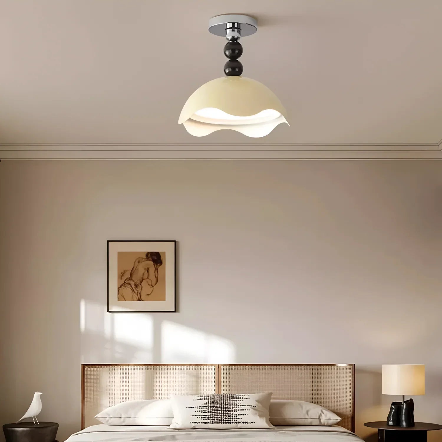 Rheana - Lampada da soffitto moderna a forma di uovo in crema