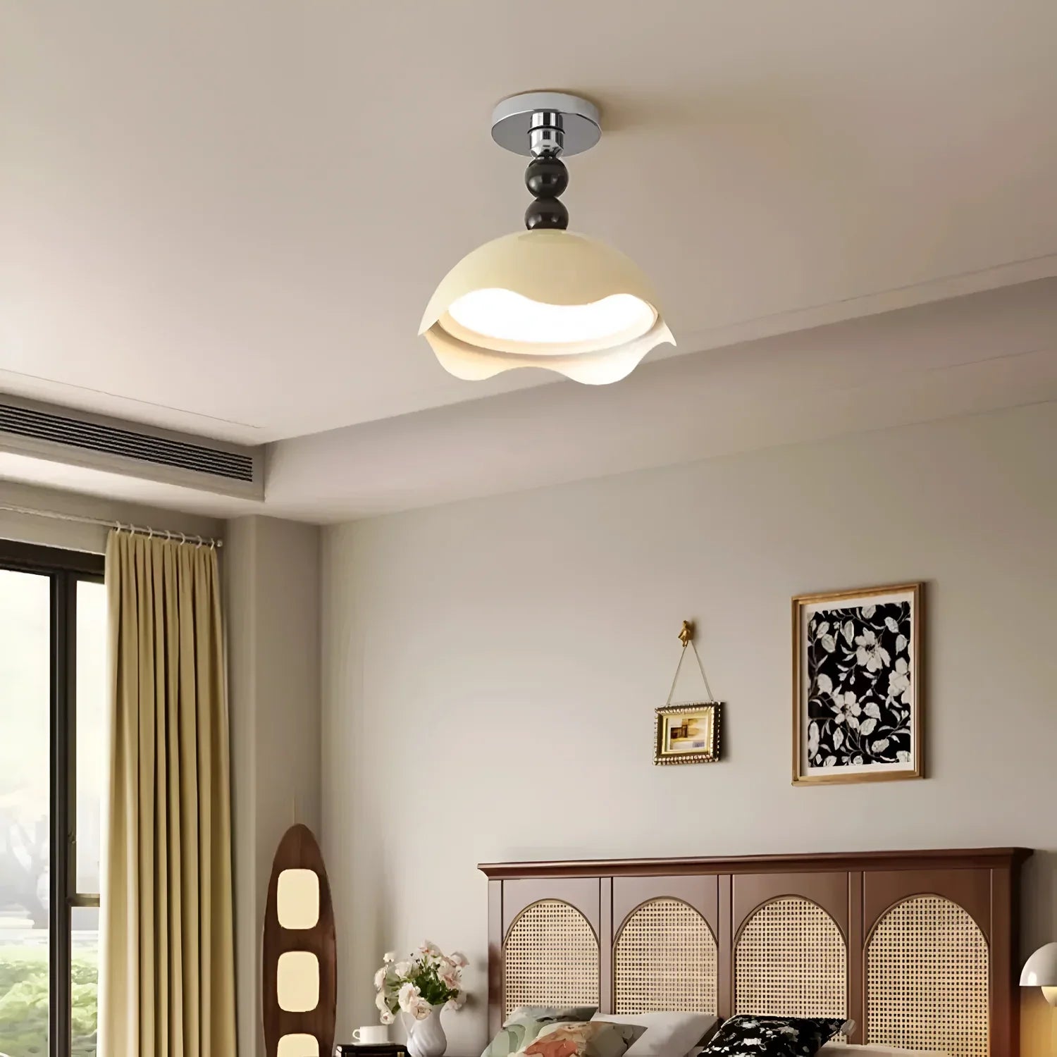 Rheana - Lampada da soffitto moderna a forma di uovo in crema