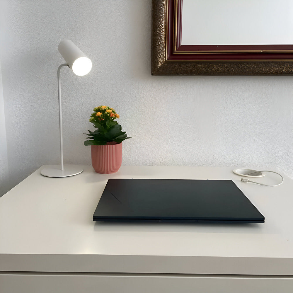 Sabina - Lampada da Tavolo LED Minimalista Regolabile con Opzioni di Illuminazione