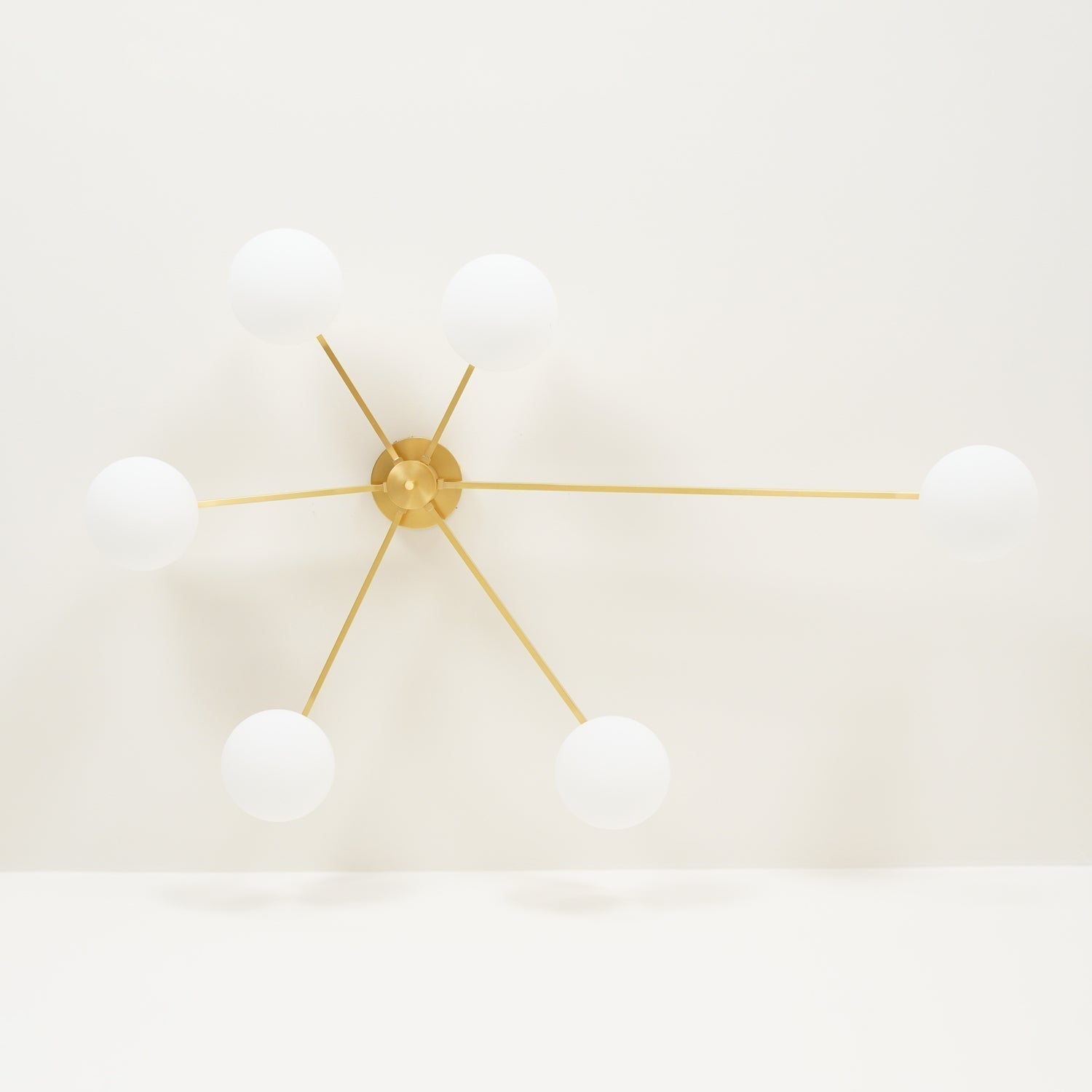 Drusilla - Lampada da soffitto in vetro dallo stile scandinavo minimalista