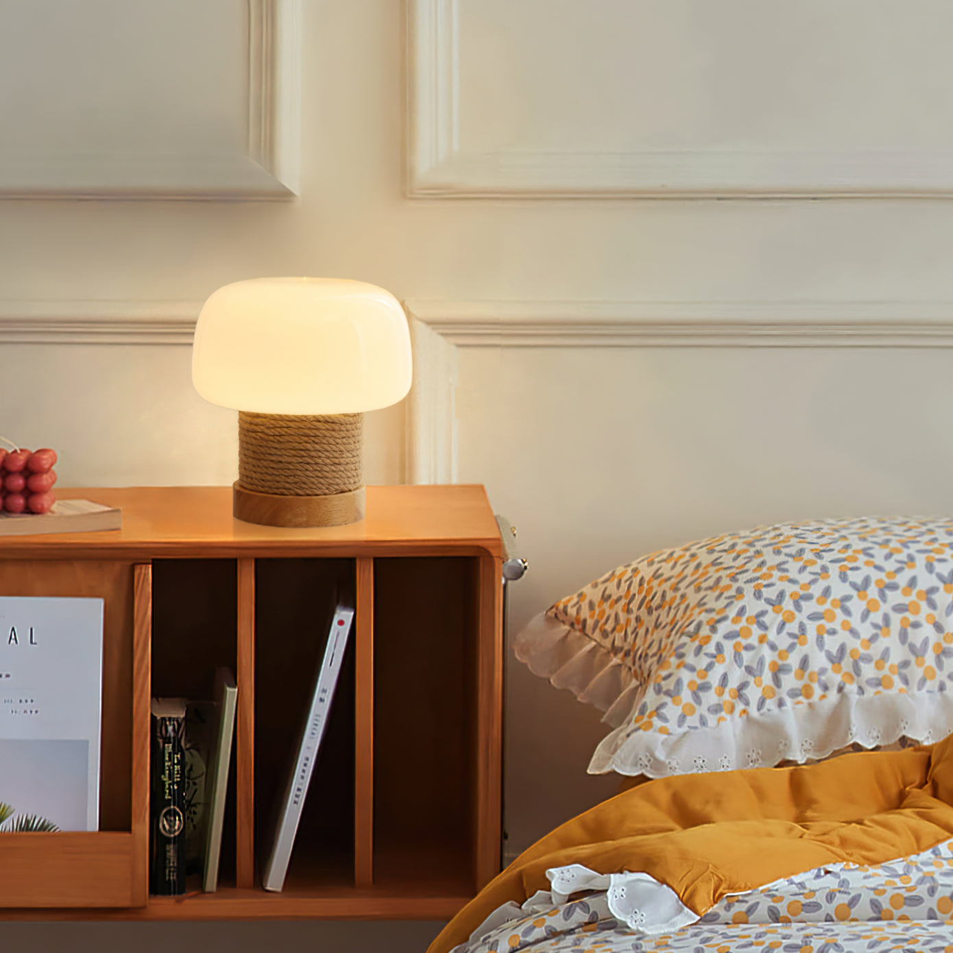 Valoria - Lampada da Tavolo LED Moderna con Design Minimalista e Base in Legno