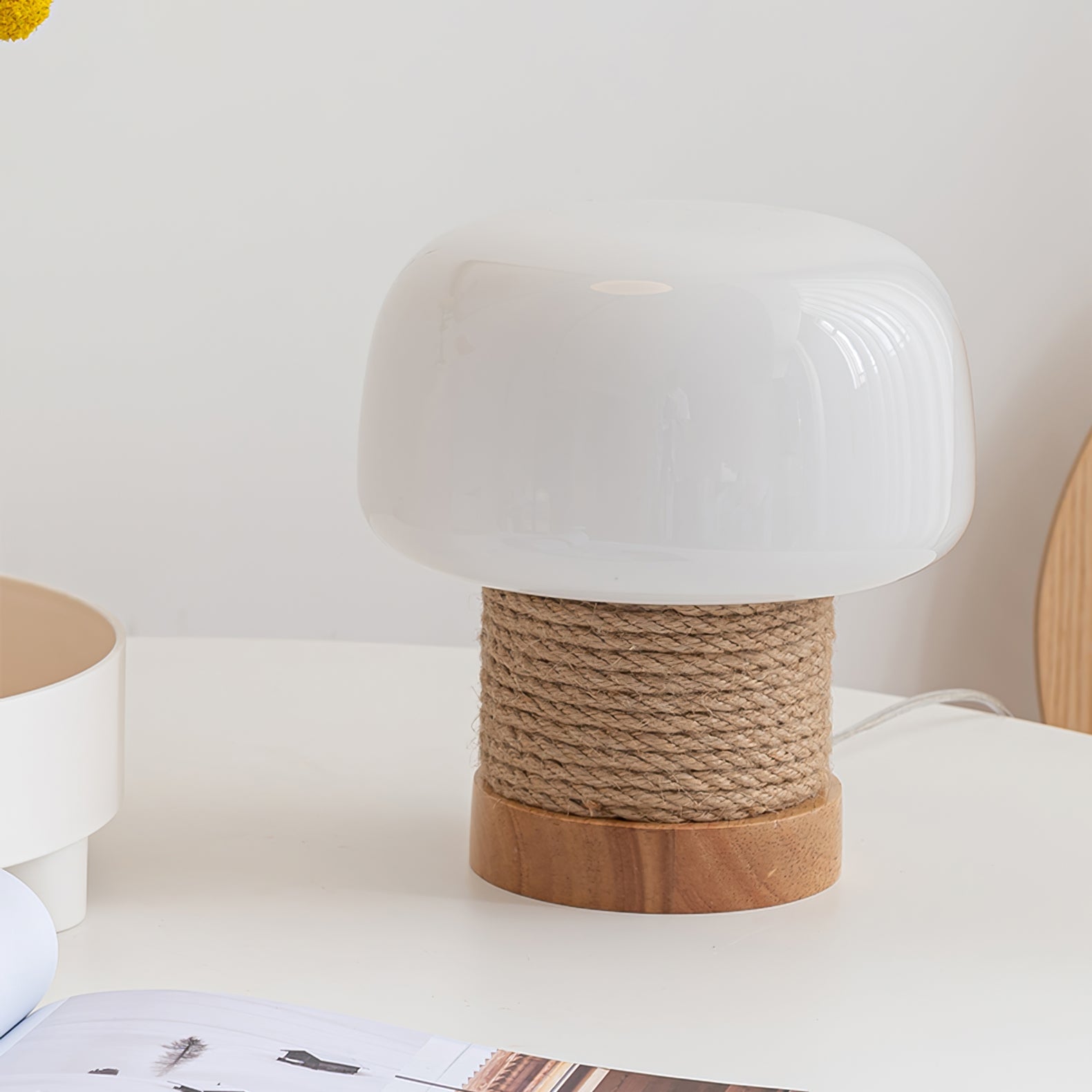 Valoria - Lampada da Tavolo LED Moderna con Design Minimalista e Base in Legno
