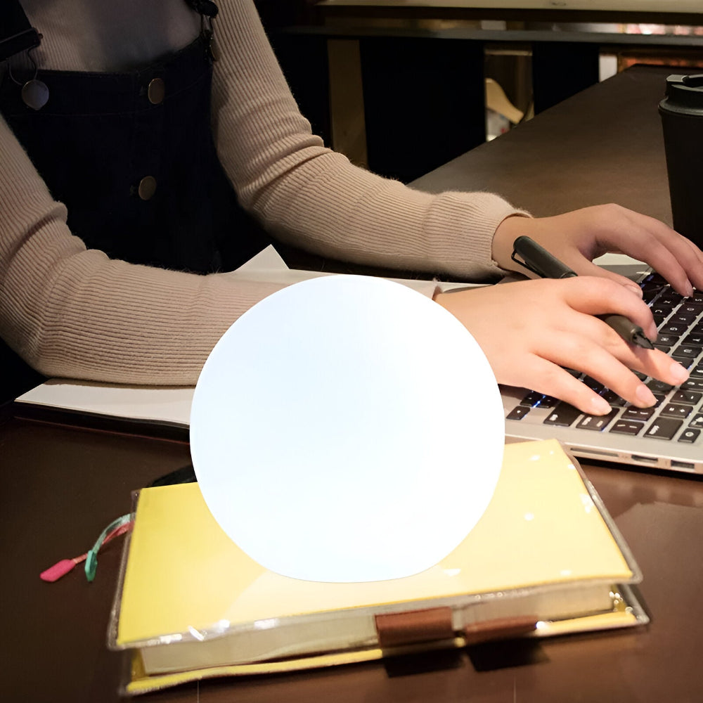 Thessara - Lampada da Tavolo LED a Forma Sferica con Cambio Colore Dinamico