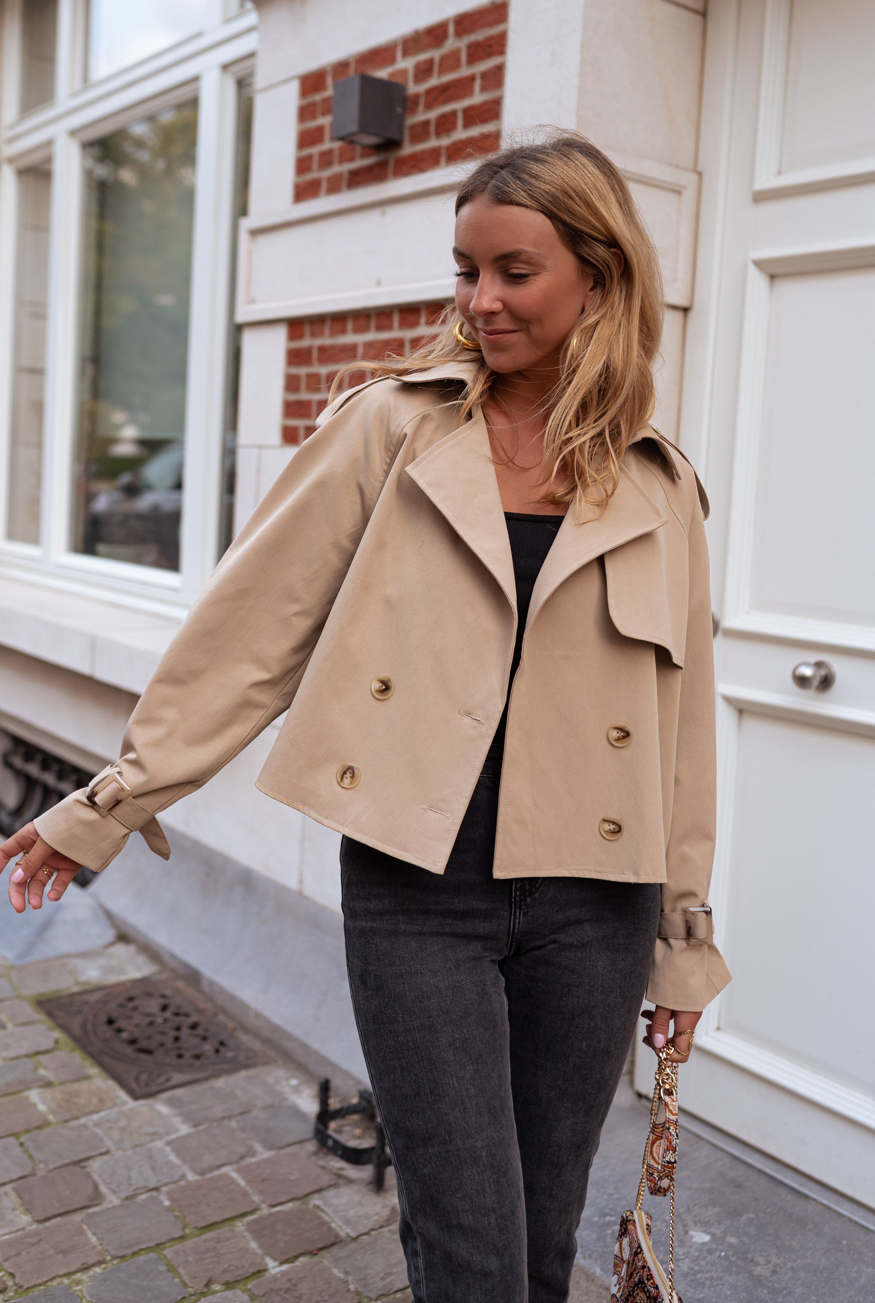Women's Cropped Double-Breasted Trench Coat Featuring Belted Sleeves