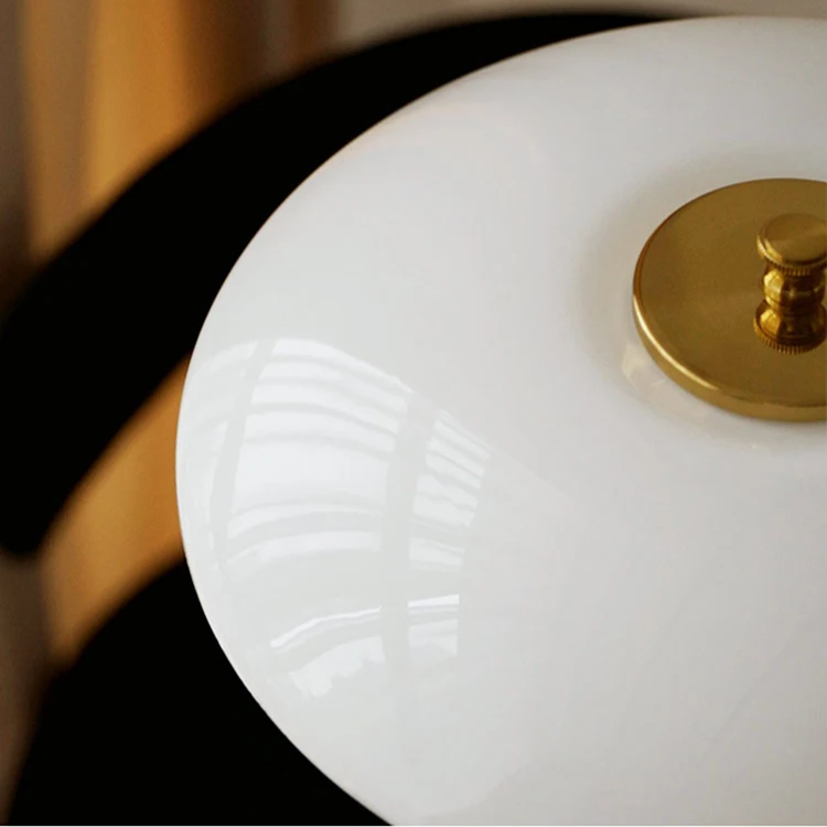 Aleria - Retro Design Glass Table Lamp