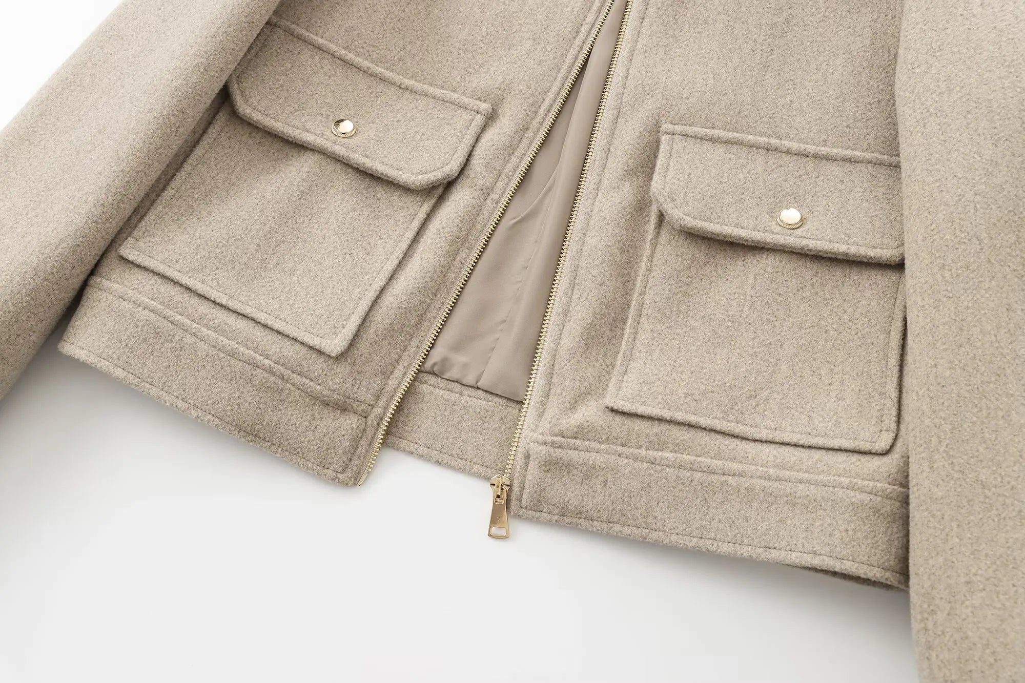 Women's Zip-Up Bomber Jacket with Short Lapels and Flap Pockets