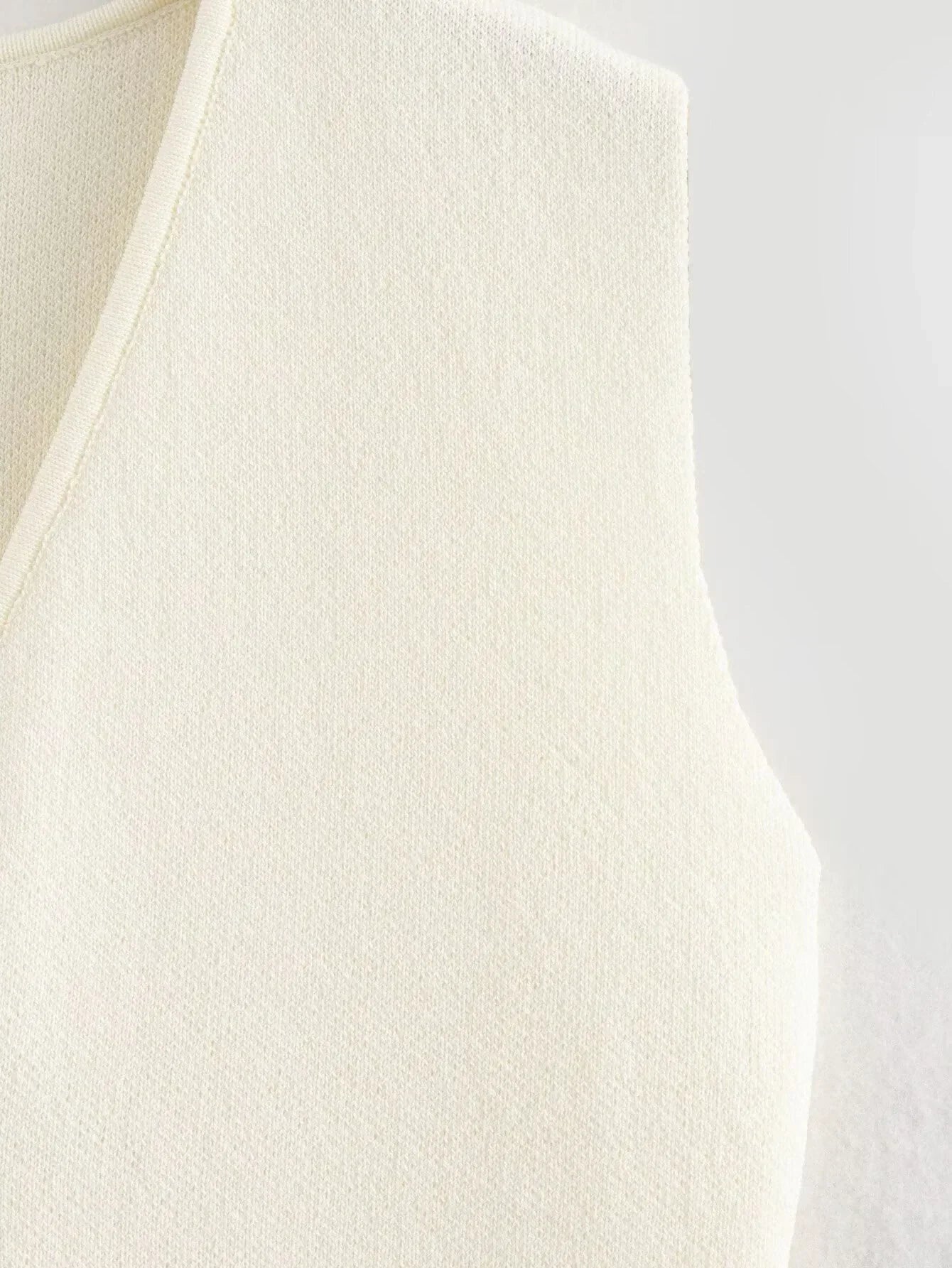 Button-Front Sleeveless Knitted Vest Top for Women