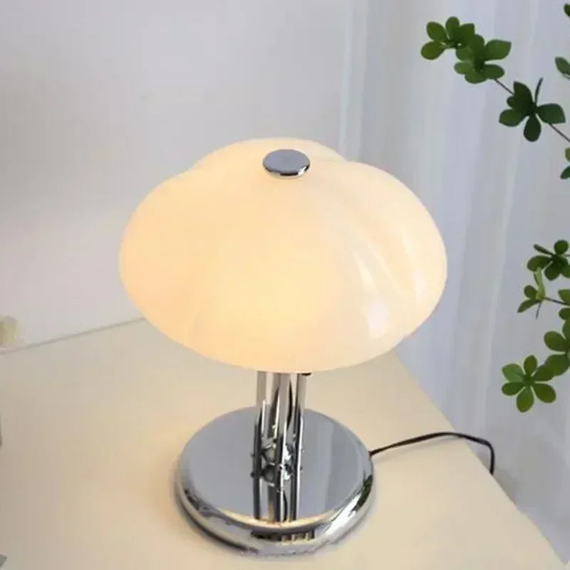 Luminarae - Lampada da Tavolo in Stile Medievale Moderno