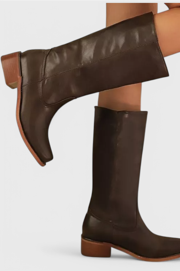 Women's Knee-High Boots with a Stacked Heel and Classic Round Toe Design