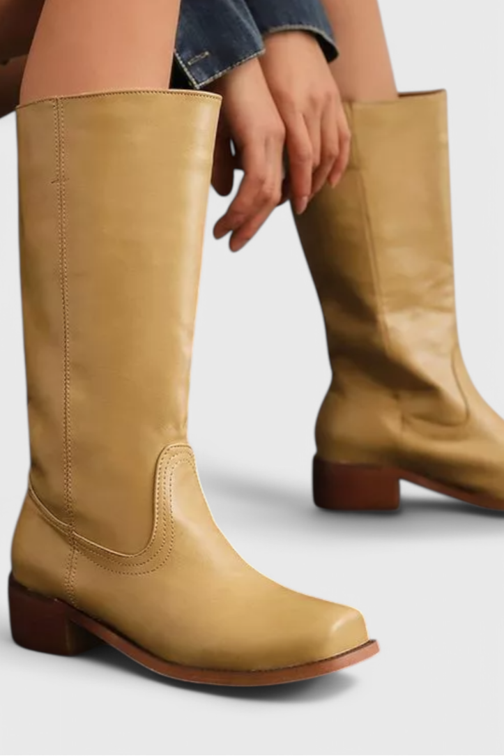Women's Knee-High Boots with a Stacked Heel and Classic Round Toe Design