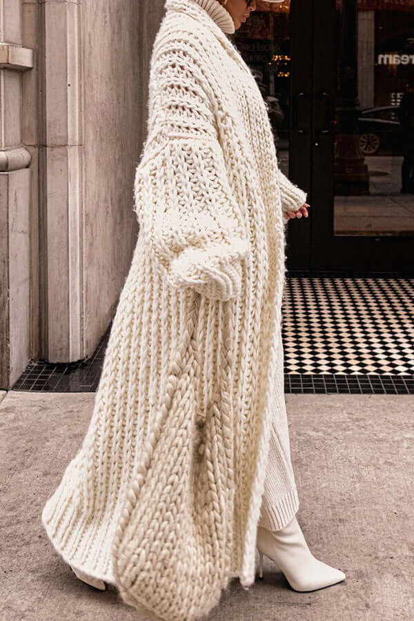 Women’s Chunky Knit Cardigan in a Cozy Oversized Fit