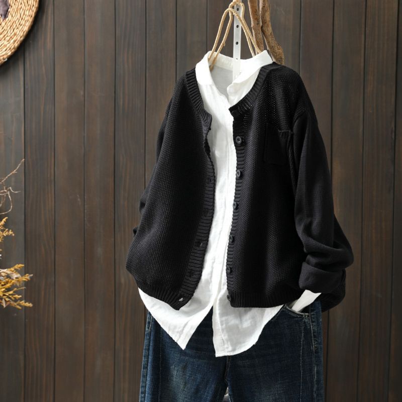 Women's Oversized Knit Cardigan with Pocket and Button Fastening