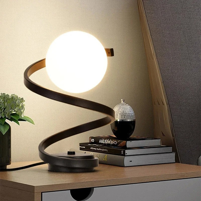 Bruxa - Lampada da Tavolo LED in Stile Scandinavo