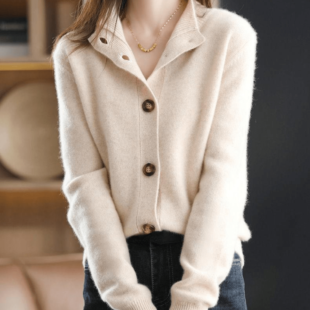 Women's Classic Knit Cardigan with Lapel Collar and Button-Up Closure