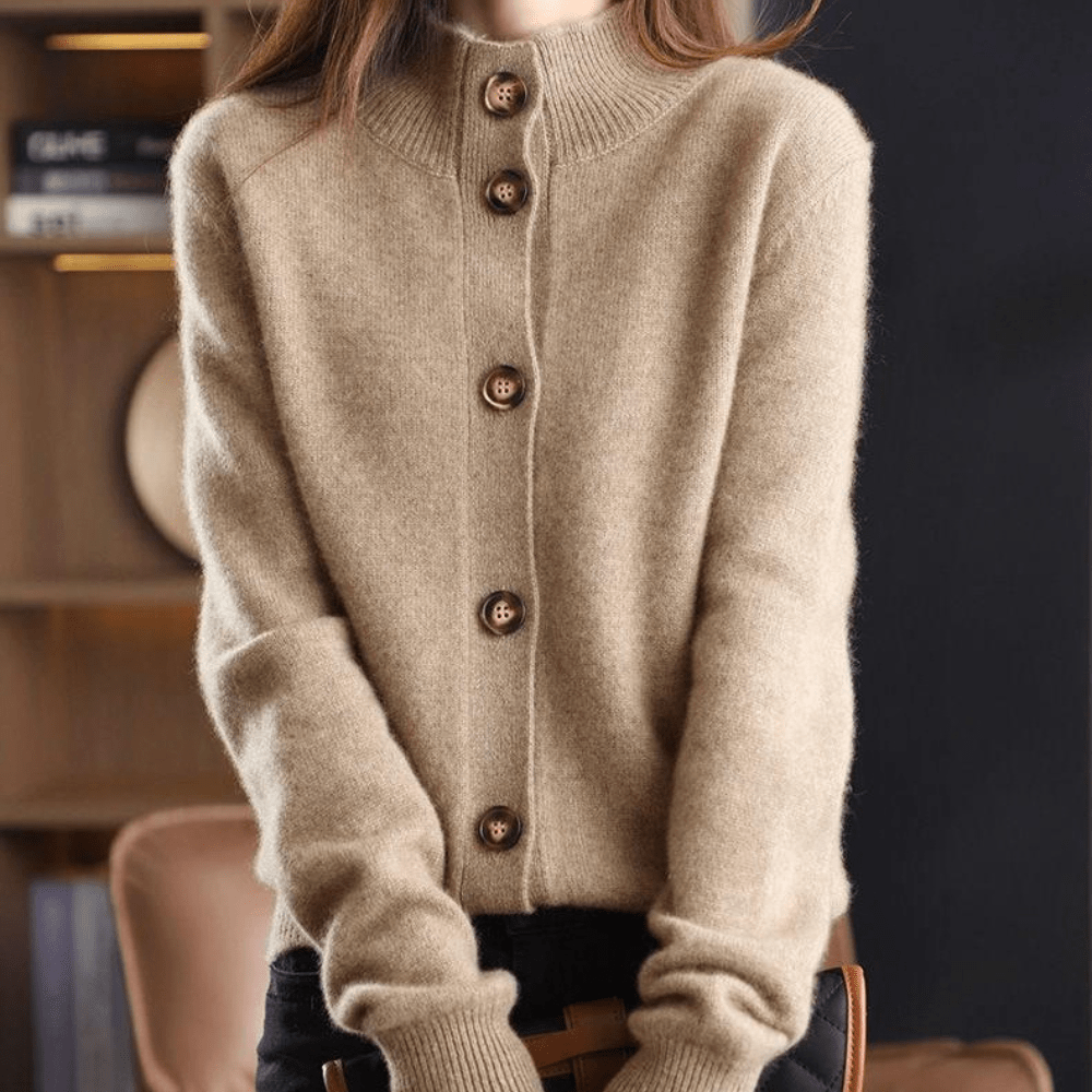 Women's Classic Knit Cardigan with Lapel Collar and Button-Up Closure