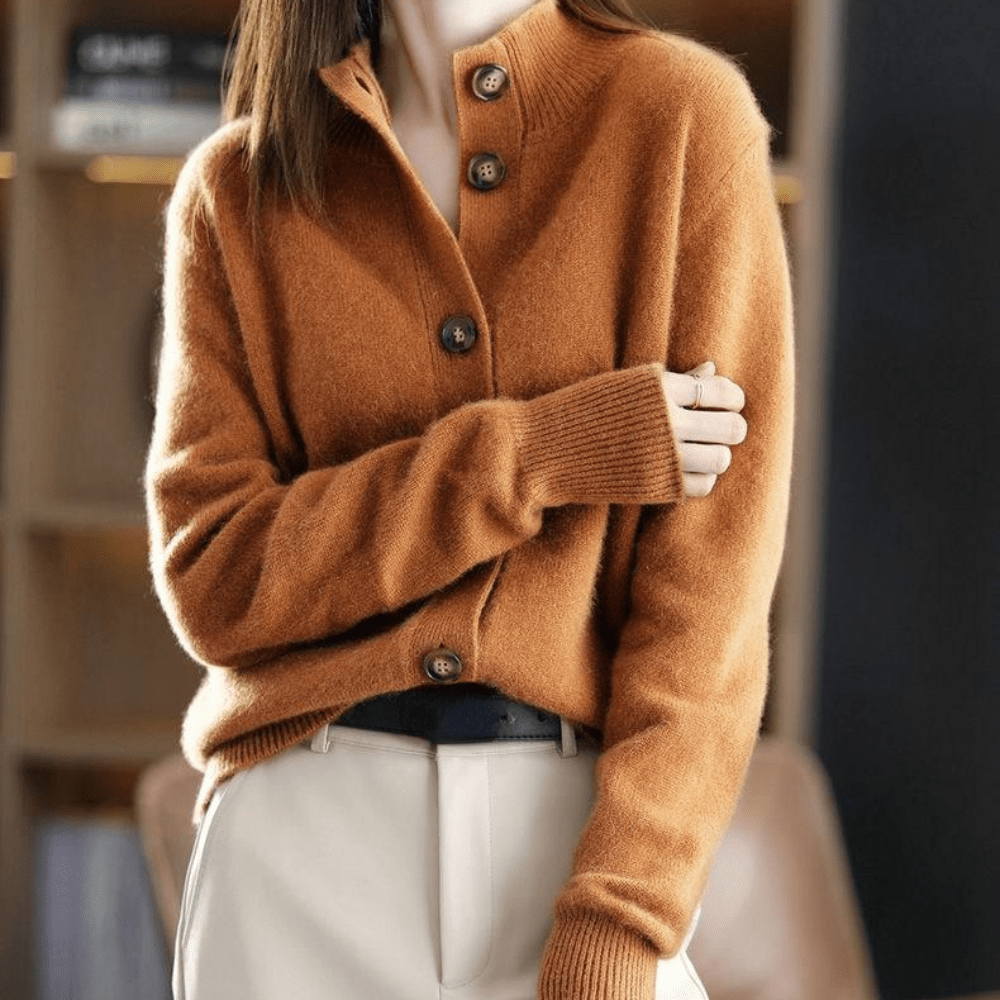 Women's Classic Knit Cardigan with Lapel Collar and Button-Up Closure