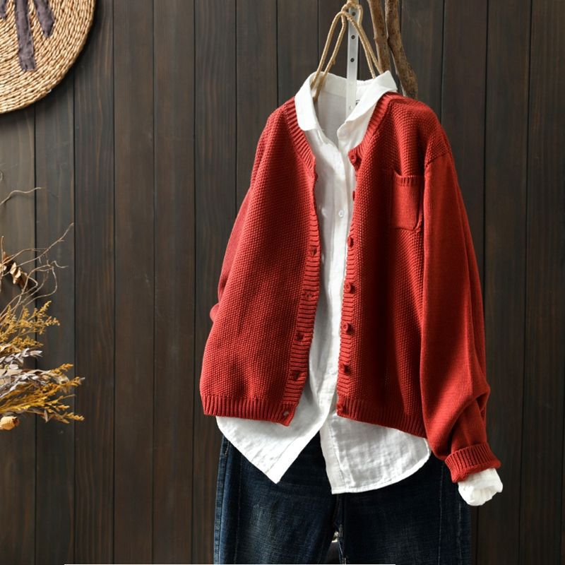 Women's Oversized Knit Cardigan with Pocket and Button Fastening