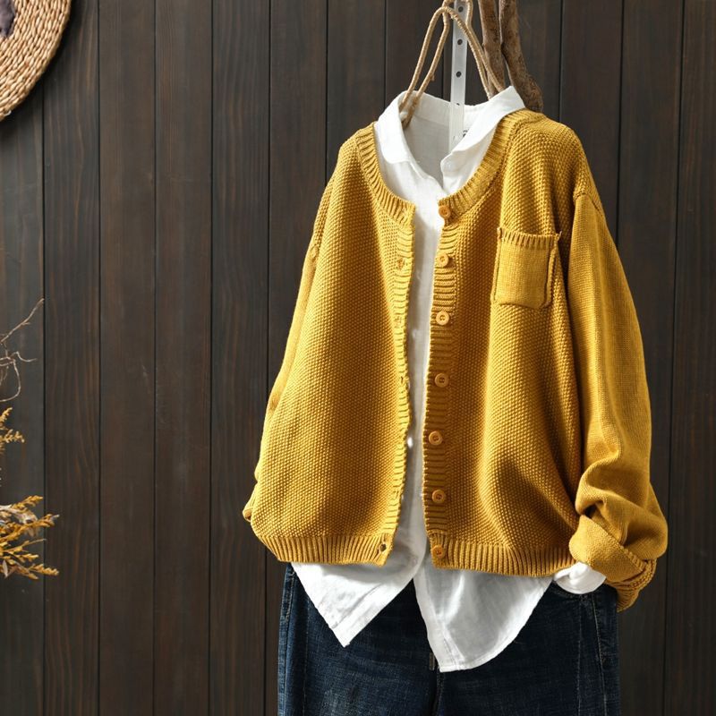 Women's Oversized Knit Cardigan with Pocket and Button Fastening